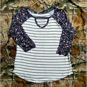 Quarter sleeve shirt